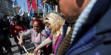 BUENOS AIRES (ARGENTINA) 08/09/2016.- Decenas de personas convocadas por la organizaciu00f3n