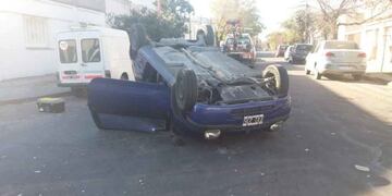 Chocaron dos vehículos cerca del centro bahiense