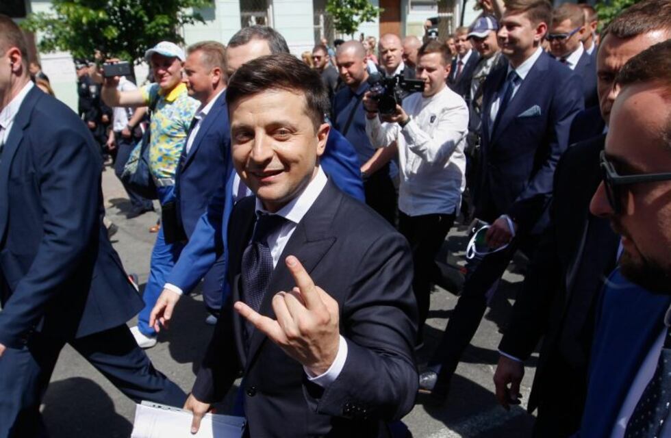 El nuevo presidente de Ucrania asumió, disolvió el Parlamento y convocó a elecciones