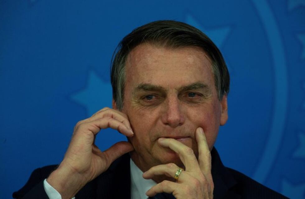 Un informe asegura que habrían hackeado teléfonos de Jair Bolsonaro
