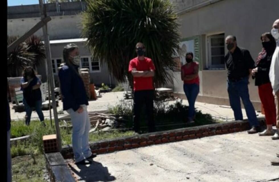 Hugo Fernández recorrió en Cascallares la obra de ampliación de la Escuela Agraria Nº 2