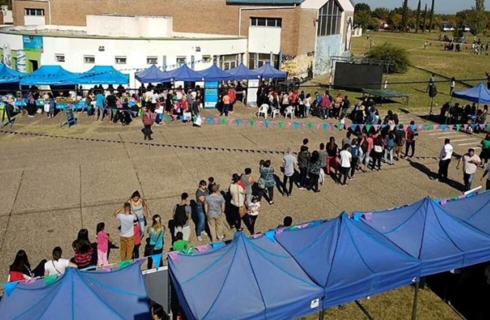 La Municipalidad junto a otros organismos públicos se hicieron presentes en el barrio Plan 5000