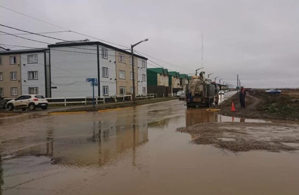 El municipio realiza tareas de mantenimiento y reparación de calles y espacios públicos