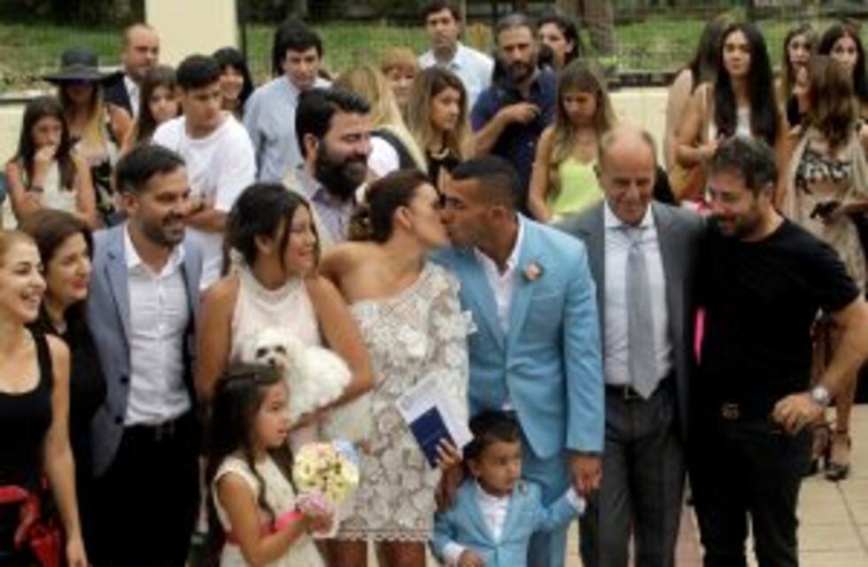 Un imitador de Tevez llamó al salón para pedir desopilantes cambios en la organización de la boda