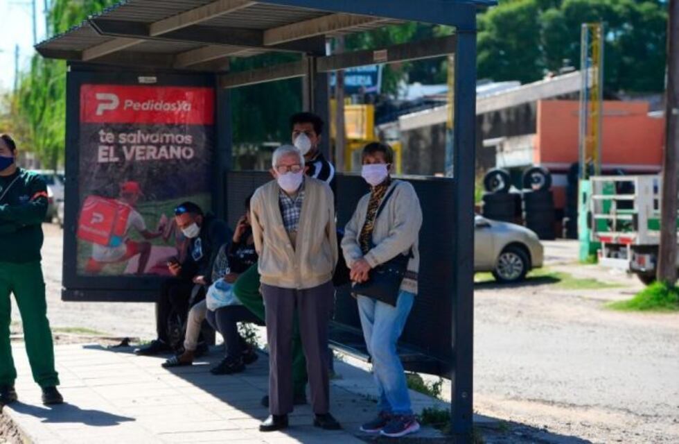 Por la interna de la UTA, más de 80 líneas de colectivos paran este viernes