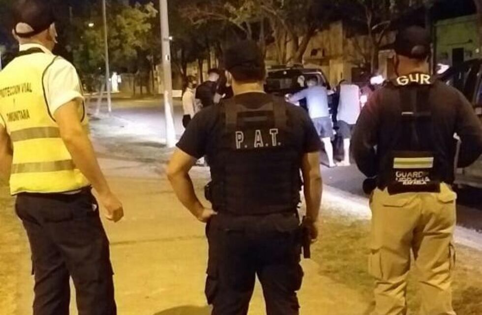 Más fiestas clandestinas, partidos de fútbol, y comercios abiertos en horarios indebidos