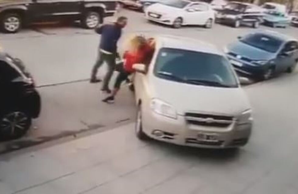 Mar del Plata: golpeó a su expareja con su hija de tres años en brazos