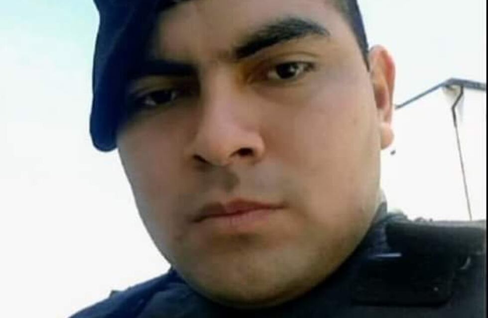 Un gendarme le disparó a su esposa y luego se quitó la vida