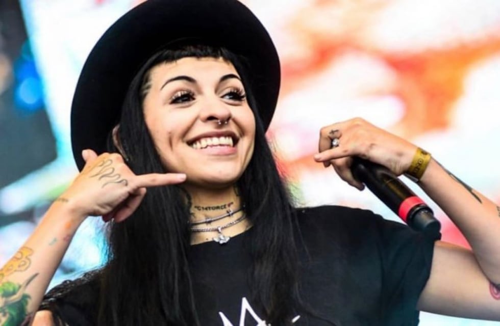 Cazzu deslumbró a todos con un atuendo negro transparente