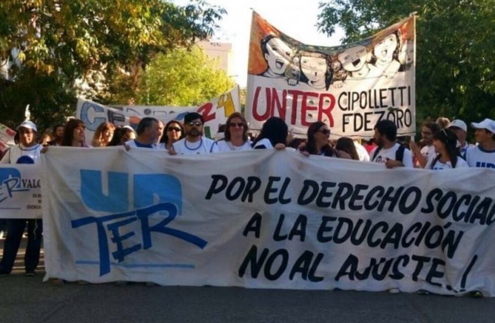 Docentes de Río Negro exigen paritarias y se declararon en alerta y movilización