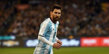 Argentina's Lionel Messi runs during the friendly international football match between Brazil and Argentina at the MCG in Melbourne on June 9, 2017\u002E / AFP PHOTO / SAEED KHAN / IMAGE RESTRICTED TO EDITORIAL USE - STRICTLY NO COMMERCIAL USE melbourne australia lionel messi partido amistoso internacional futbol futbolistas partido seleccion argentina brasil