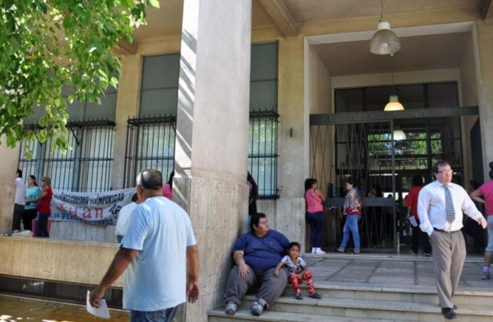 Un juez mandaba a prender las luces de su despacho para simular que trabajaba