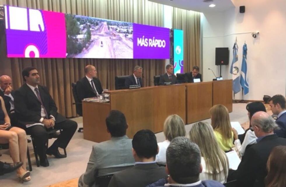 Quiroga defendió el aumento del boleto de colectivo