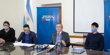 El ministro de Producción, Ciencia y Tecnología, Daniel Costamagna, encabezó el acto con los anuncios\u002E (@gobsantafe)