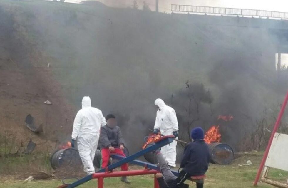 Allanamiento en zona noroeste por la quema de productos químicos en una plaza