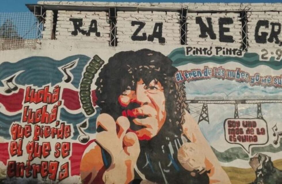 En vivo: La Mona transmite su llegada para conocer el mural que le hicieron en Alta Gracia