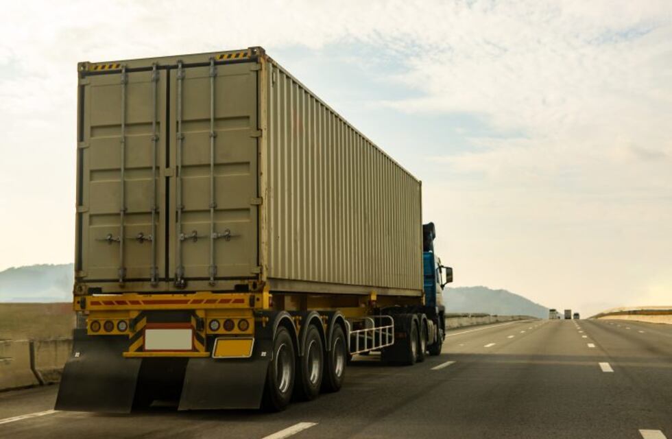 El Sindicato de Camioneros entrega mercadería a choferes
