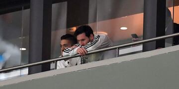 Lionel Messi, junto a Manu Lanzini durante el amistoso frente a España en Madrid\u002E / AFP PHOTO / GABRIEL BOUYS