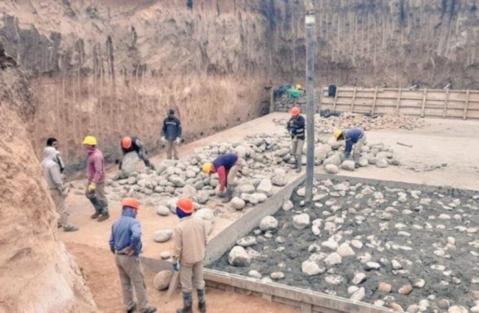 Tafí Viejo: Avanzan las obras en el puente de Avenida Constitución