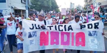 Manifestantes piden justicia por Nadia (Vía Santa Rosa)