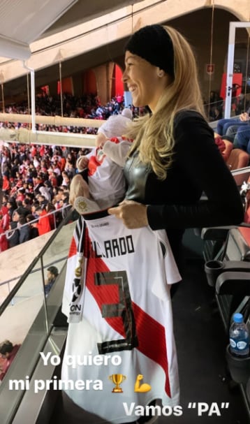 La ex de Gallardo volvió al Monumental y le dedicó un mensaje al DT