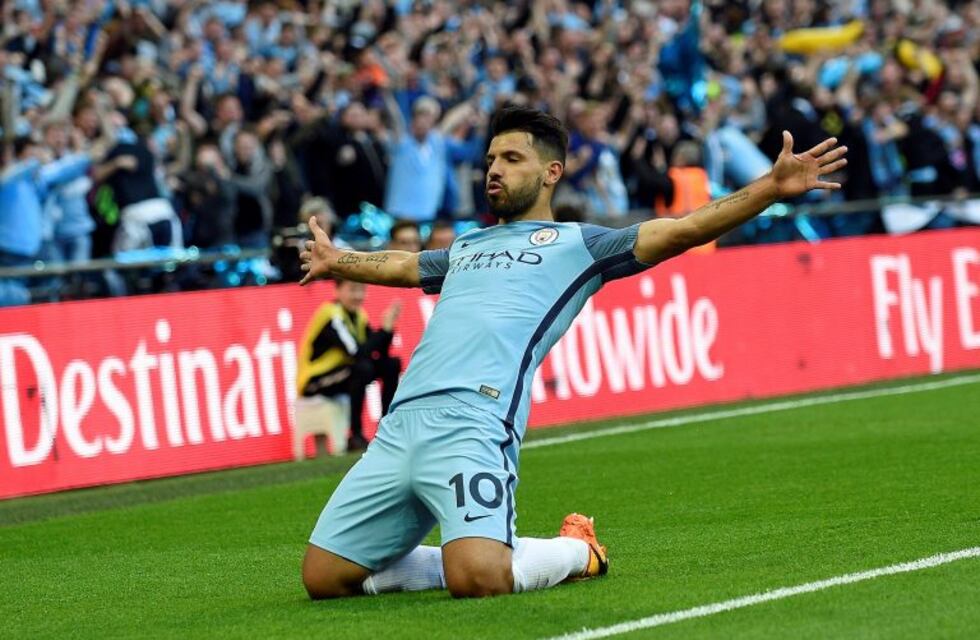 Agüero marcó pero no alcanzó y Manchester City quedó afuera ante Arsenal
