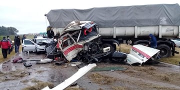 El choque ocurrió en la mano a Rosario de la autopista a Santa Fe a la altura de Granadero Baigorria\u002E (Twitter)