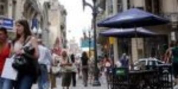 Los locales comerciales de la Peatonal definieron cu00f3mo trabajaru00e1n los feriados del 8 y 9 de diciembre.