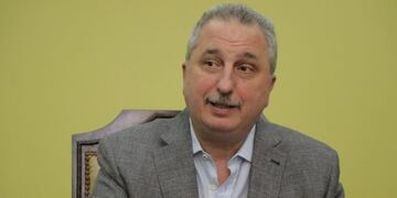 Hugo Passalacqua adelantó el pago para docentes