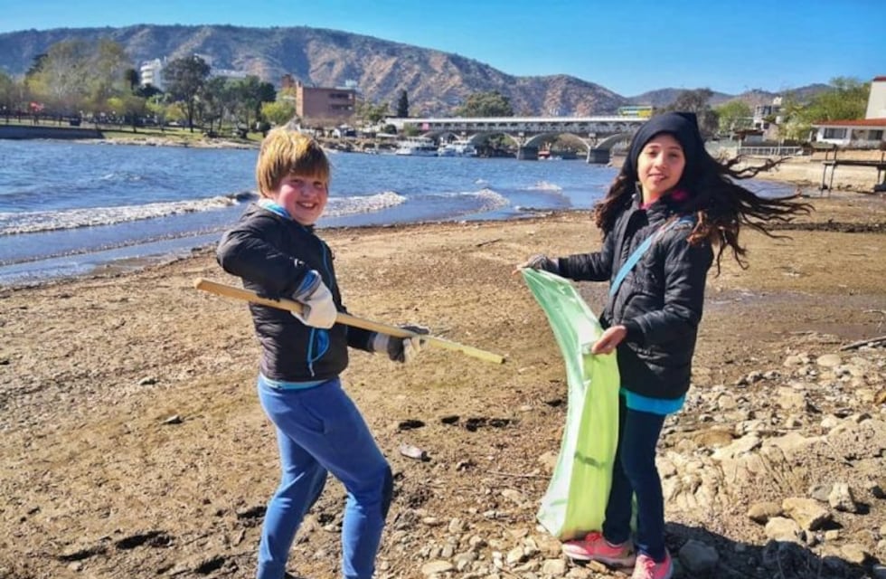 Varias ONGs se sumaron al "Dia Mundial de la Limpieza" en Carlos Paz