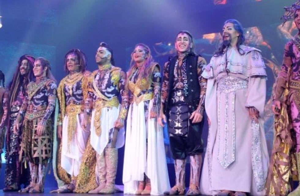 ¿Te gustaría ir este fin de semana al teatro?