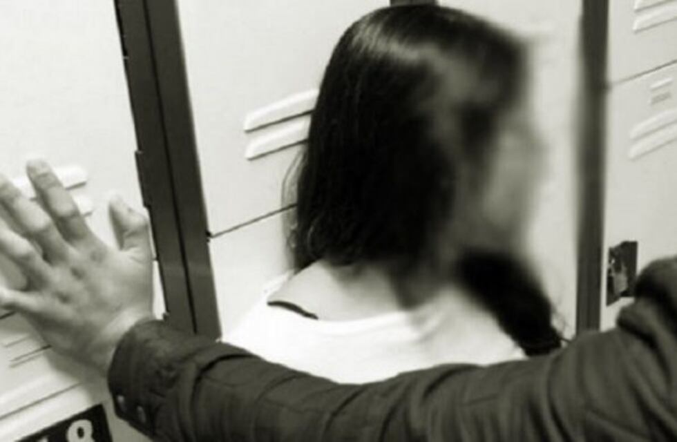 "El que limpia me tocó", le dijo una de las víctimas a su mamá