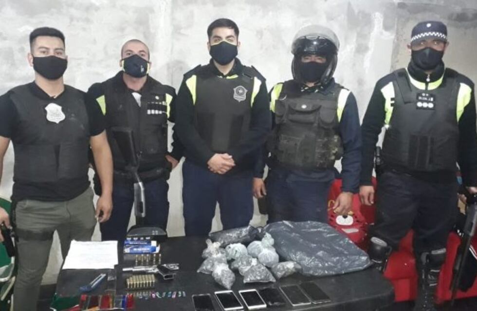 En un allanamiento secuestraron un arma, municiones y marihuana