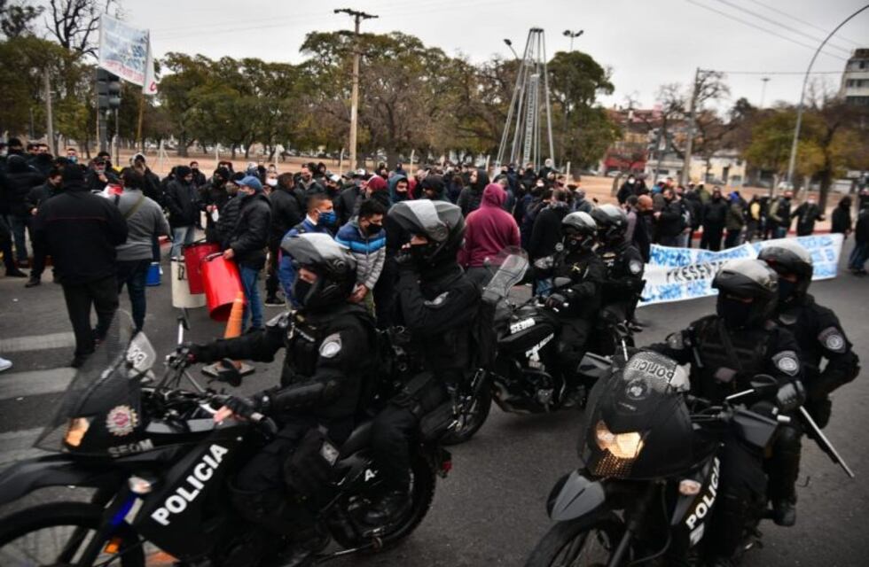 En fotos: UTA cumplió y "sitió" Córdoba