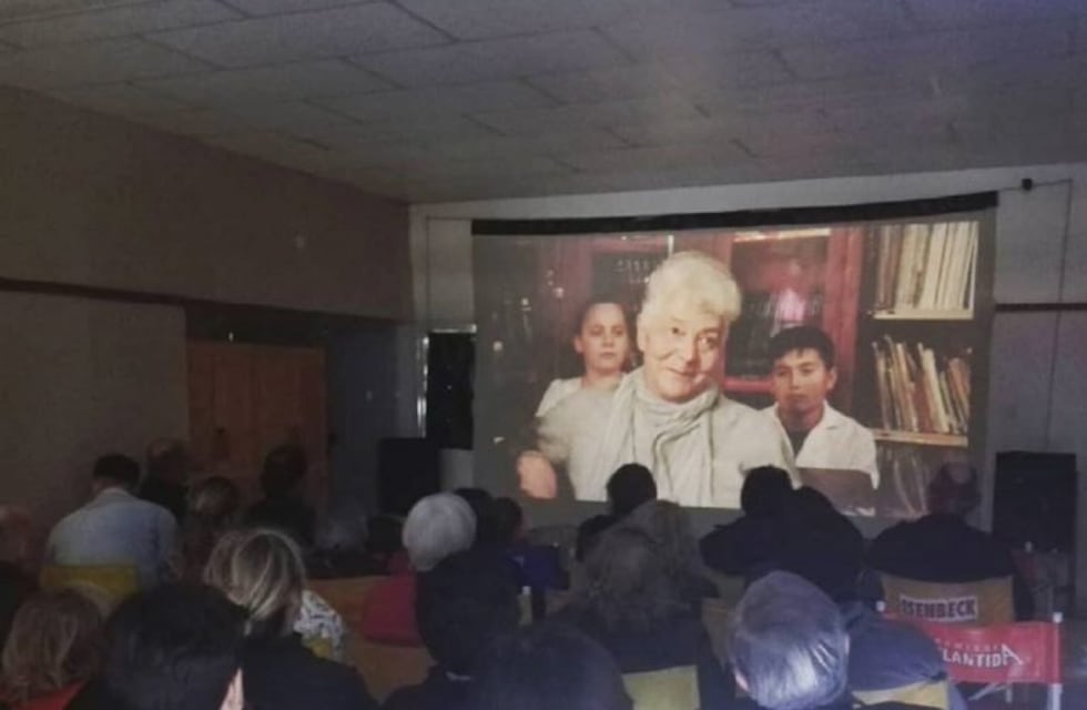 Funciones de cine gratuito en Pehuen Co y Bajo Hondo