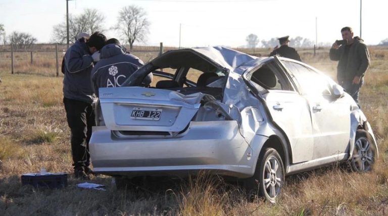 Le robaron el auto en General Pico y apareció volcado en la Avenida de Circunvalación