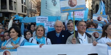 Marcha pro vida en Córdoba encabezada por el arzobispo Carlos Ñañez\u002E