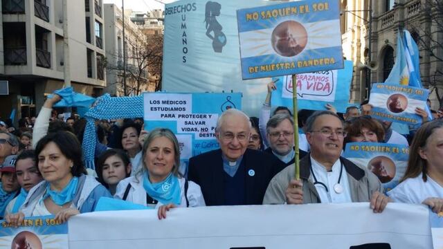 Marcha pro vida en Córdoba encabezada por el arzobispo Carlos Ñañez\u002E