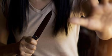 Una mujer acuchilló a su pareja tras una discusión de pareja.