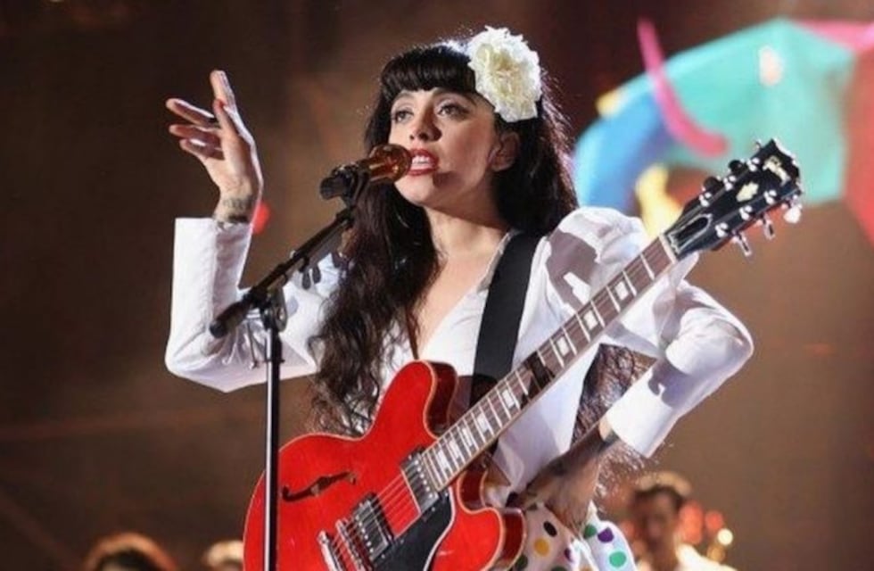 Mon Laferte: "Cuento mis experiencias a través de mis canciones"