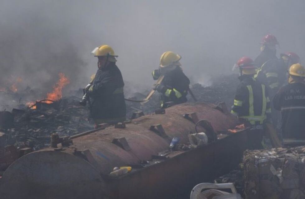 Se incendió una casa en Maipú y hay una persona herida