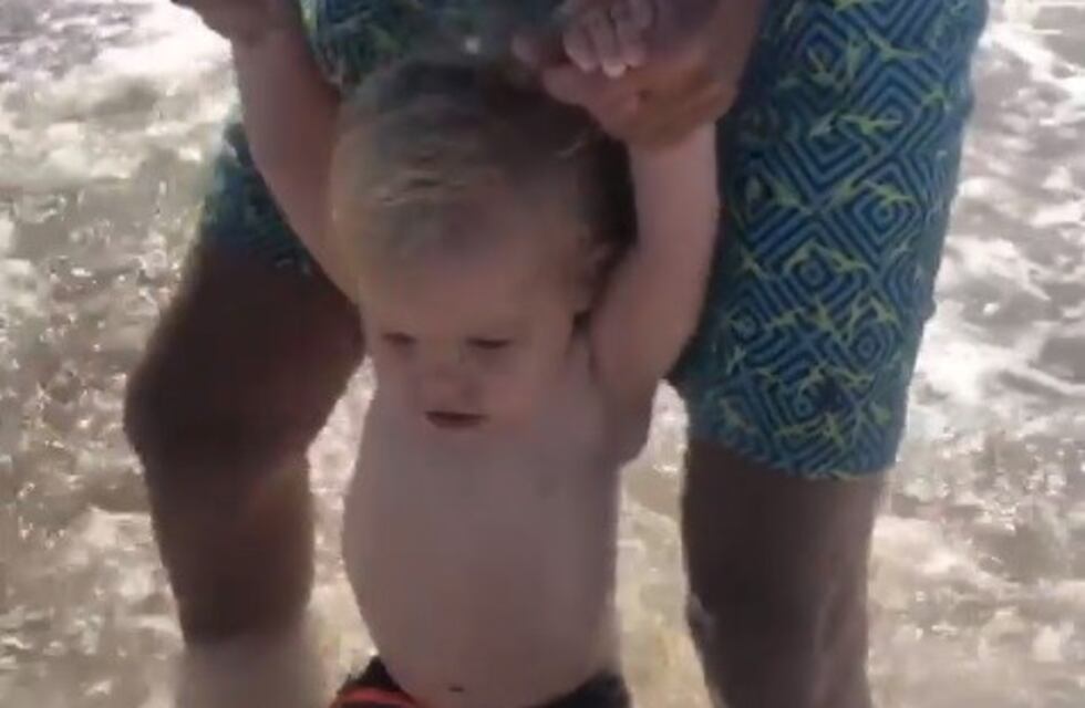 Mirko se metió al mar por primera vez