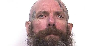 El estadounidense Jonathan Watson está condenado por asesinato\u002E En la cárcel, mató a dos pedófilos\u002E (Clarín)