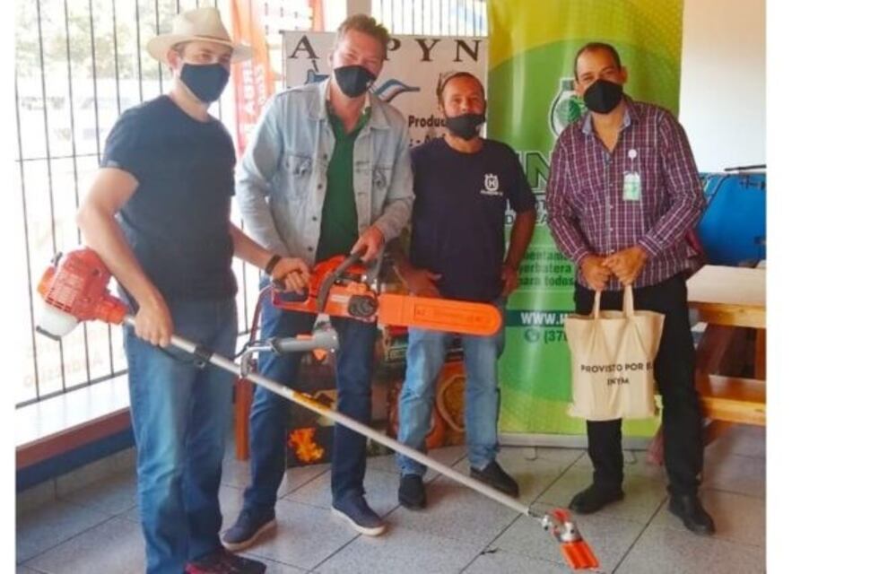 En INYM entregó herramientas a productores de Andresito