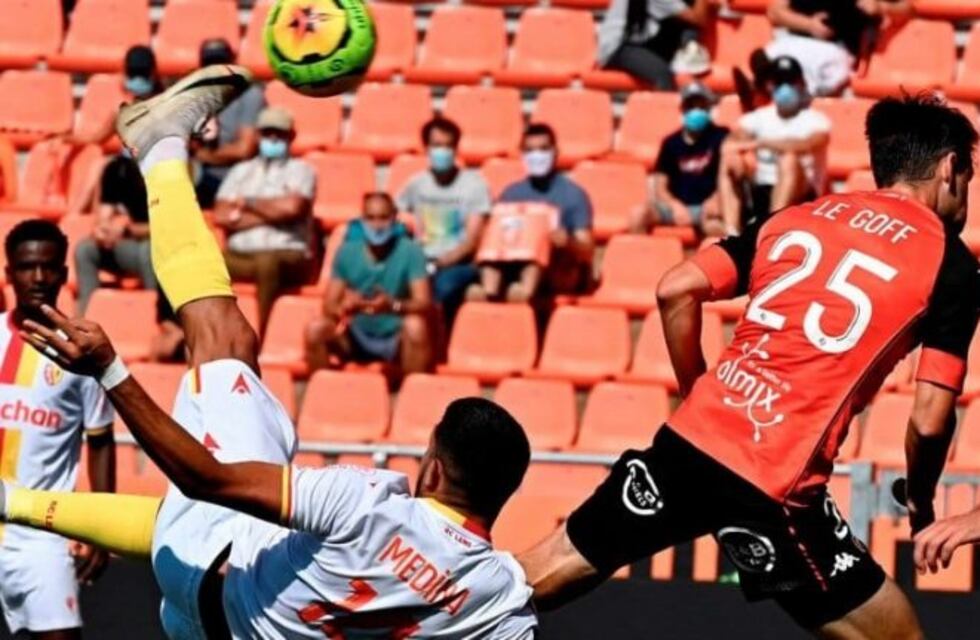 El golazo de chilena de Facundo Medina en Francia