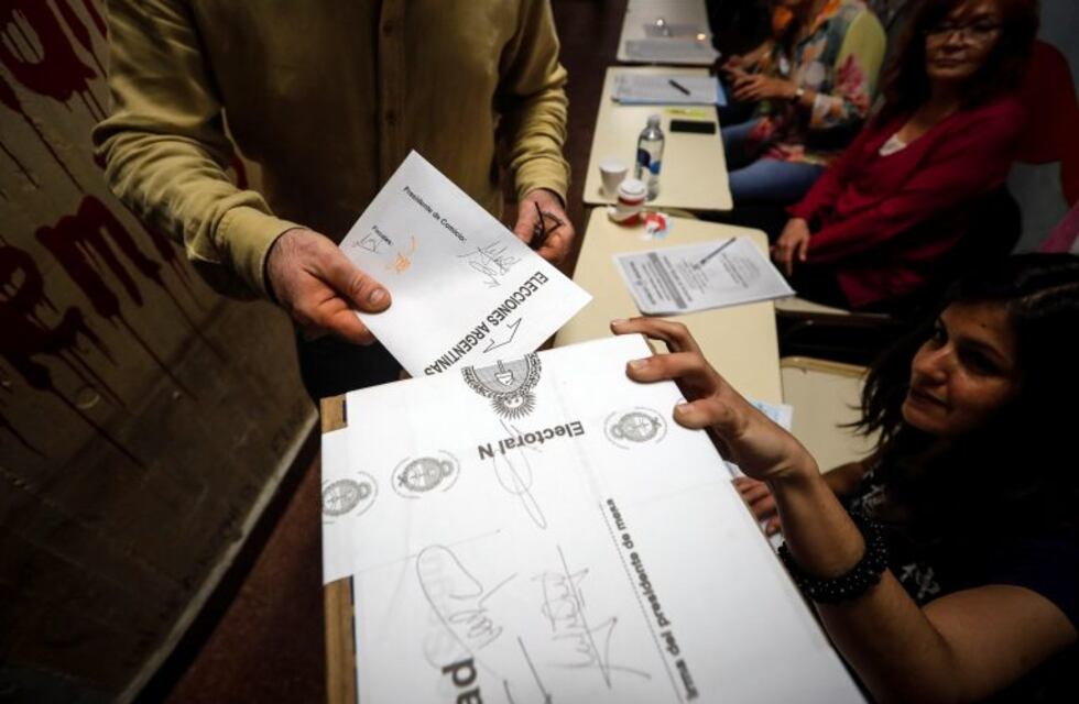 Se inició el escrutinio definitivo y el PJ  "no confía en la información" electoral que dio el gobierno