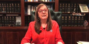 Para celebrar el 25 de mayo la gobernadora Kirchner grabó un mensaje para la comunidad