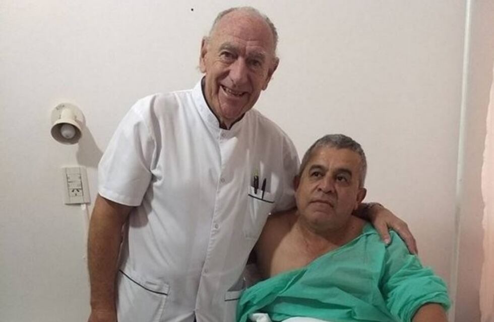 Un médico se enteró que su paciente era bombero voluntario y lo operó gratis