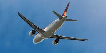 Mendoza participa en la audiencia pública para nuevas rutas aéreas