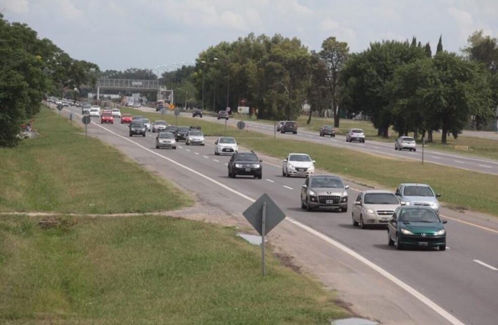 Desde las 20, no podrán circular camiones en rutas y autopistas